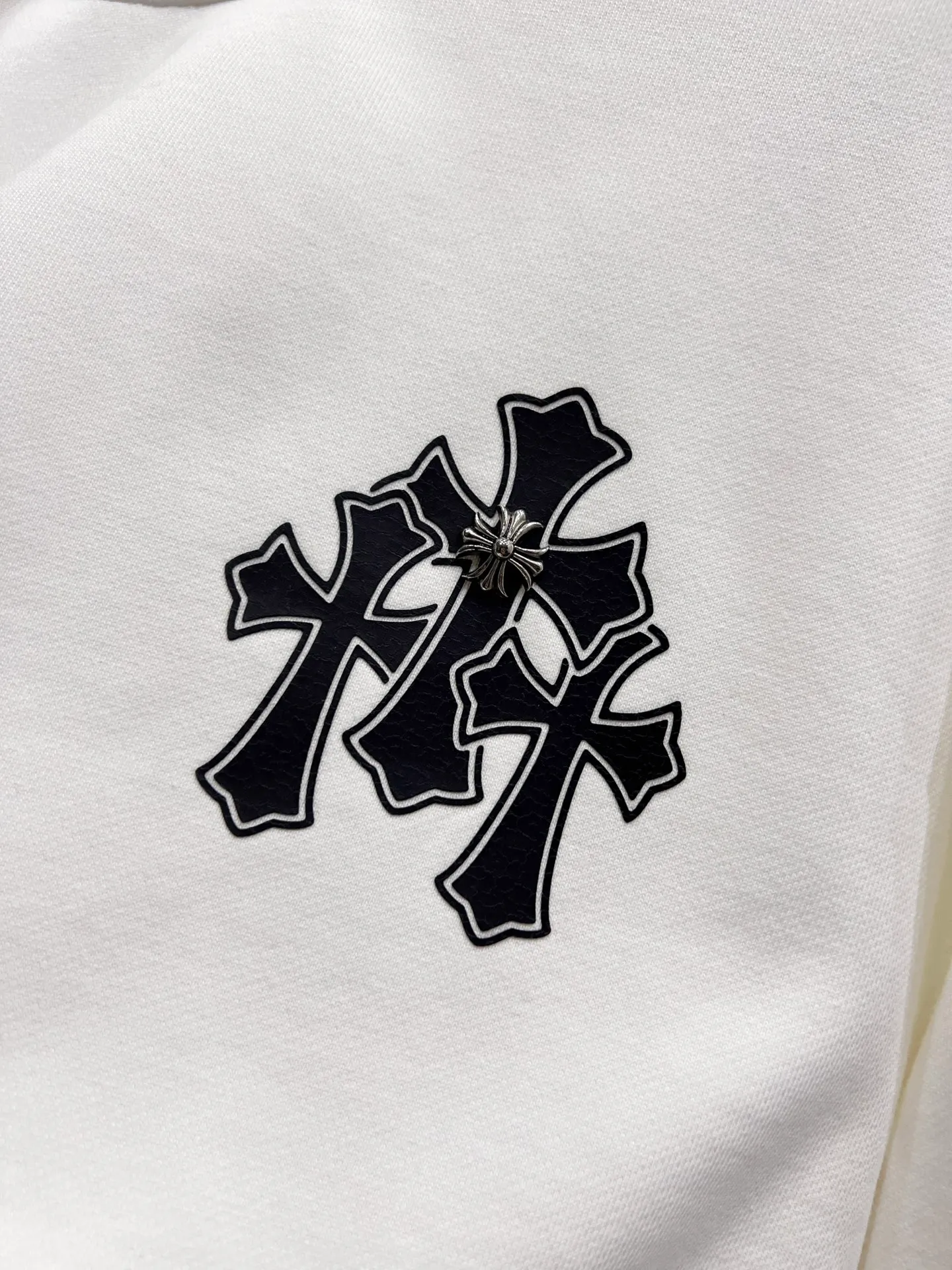 🅿️270 CH Crowe 2025 Autumn and Winter New Round Neck Long Sleeve Sweater Cross Patch Leather + Customized Hardware Metal Horseshoe Sanskrit Text The Real Product Is Great🔥Same Style for Men and Women Loose Version Size S M L XL XXL Five Codes Black White